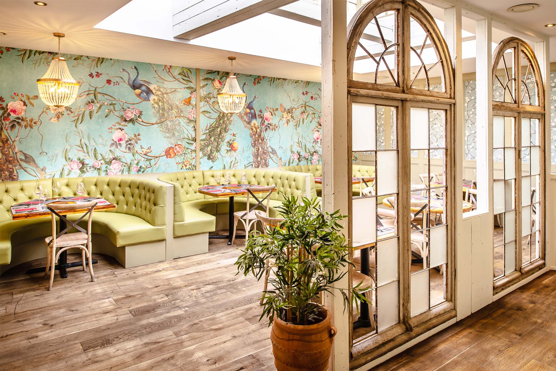 Thai Restaurant in Bury St Edmunds for EatIn or Takeaway Giggling Squid