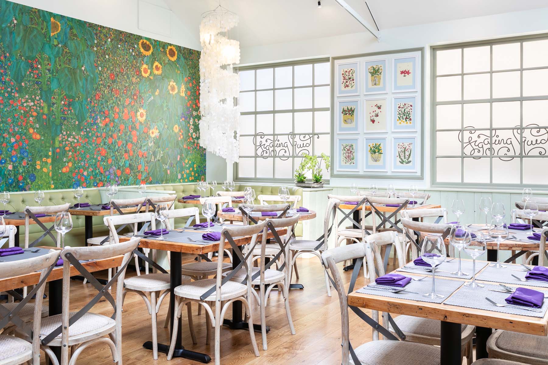 Thai Restaurant in Chislehurst for Eatin or Takeaway Giggling Squid