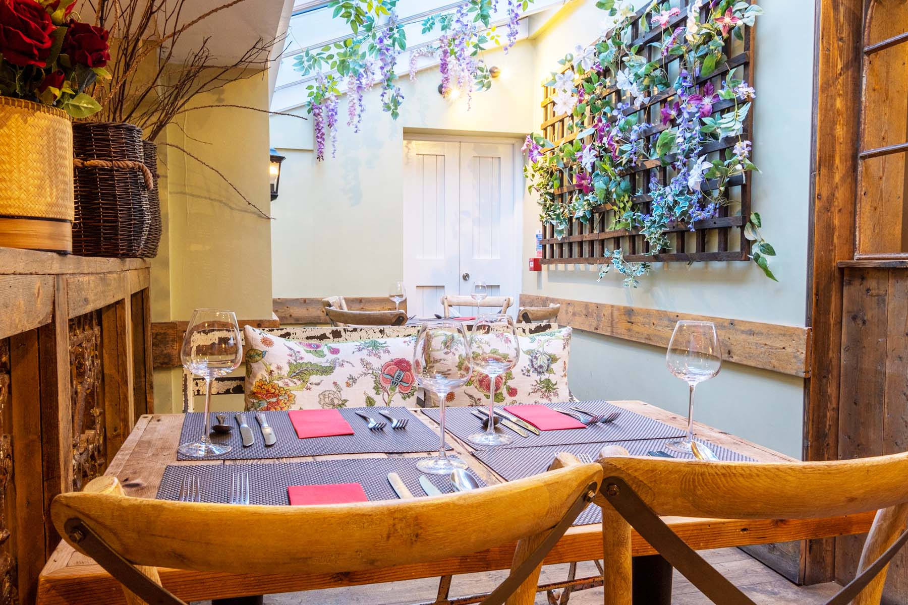 Thai Restaurant in Farnham for EatIn or Takeaway Giggling Squid