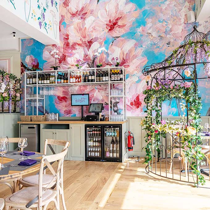 Thai Restaurant in Mere Green for EatIn or Takeaway Giggling Squid